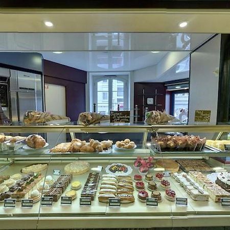 Logis Hotel De Paris Сент-Аволд Екстериор снимка