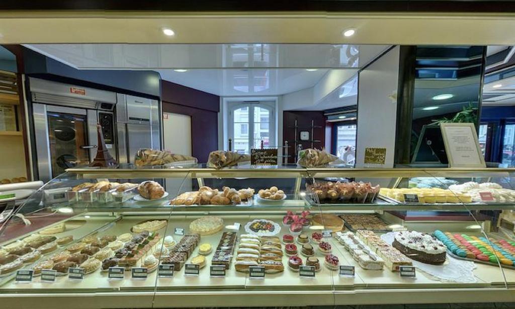 Logis Hotel De Paris Сент-Аволд Екстериор снимка
