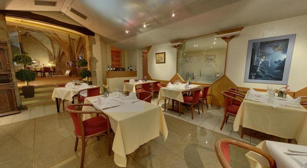 Logis Hotel De Paris Сент-Аволд Екстериор снимка