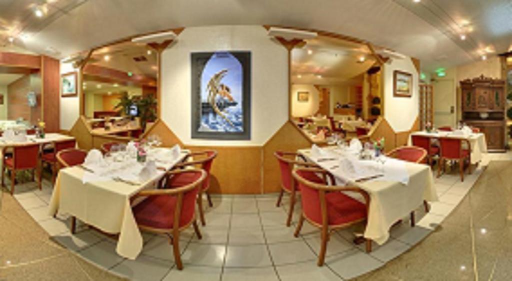 Logis Hotel De Paris Сент-Аволд Екстериор снимка