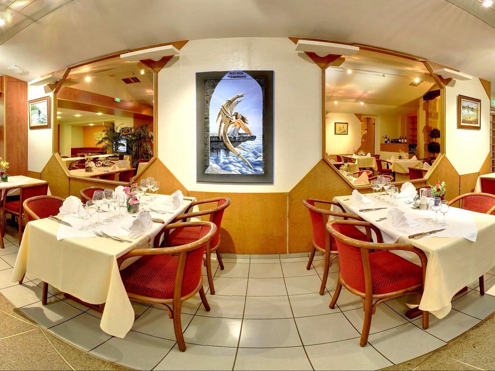 Logis Hotel De Paris Сент-Аволд Екстериор снимка